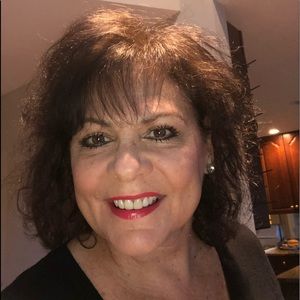 Meet your Posher, Casey